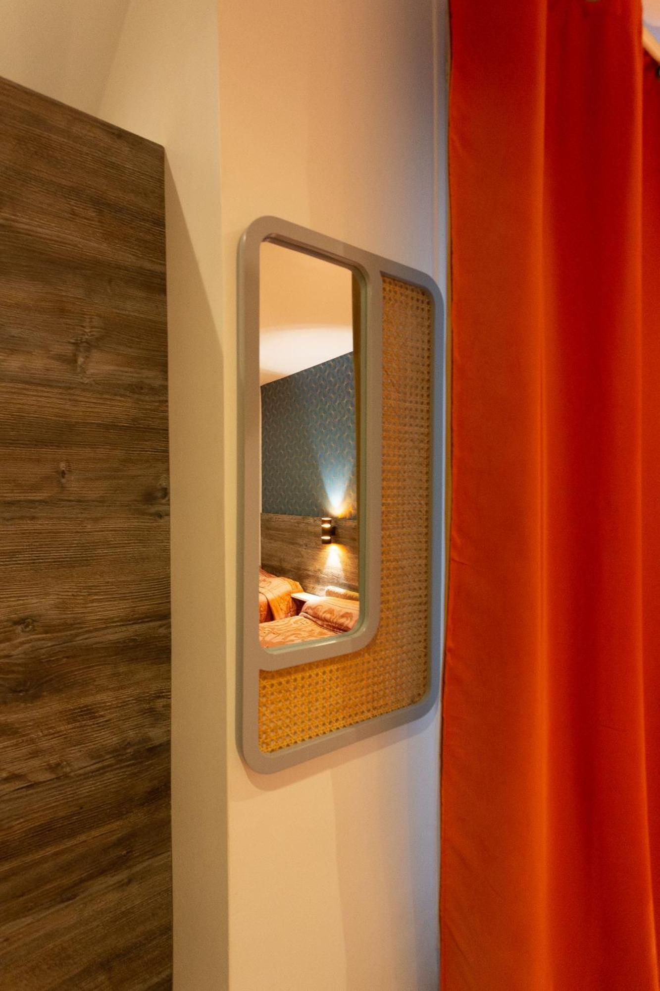 Hotel Leonard De Vinci 75011 Париж Екстериор снимка